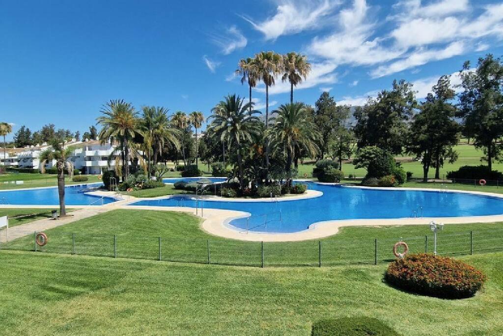 5* Stunning Golf & Sea Apartment 米哈斯 外观 照片