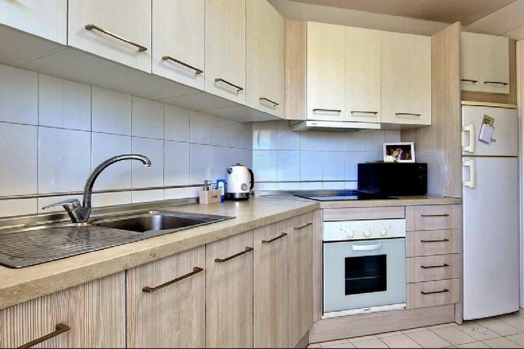 5* Stunning Golf & Sea Apartment 米哈斯 外观 照片
