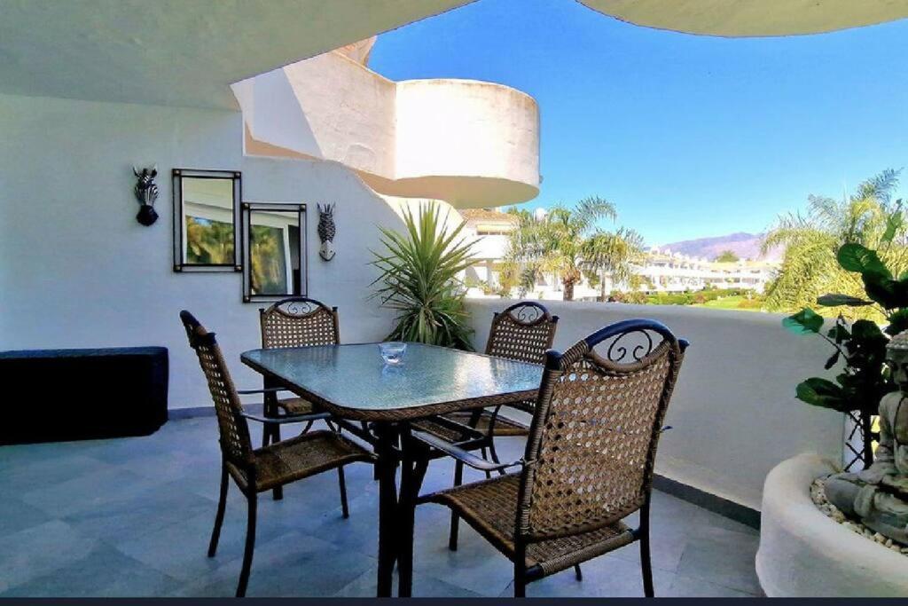 5* Stunning Golf & Sea Apartment 米哈斯 外观 照片